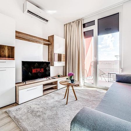 Ari Green Apartment Near Atrium Mall Арад Екстериор снимка